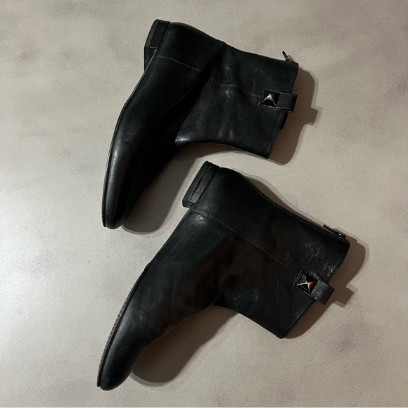 STUART WEITZMAN Leather Ankle Boot - Picture 5 of 11